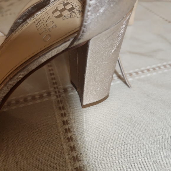 Vince Camuto size 8.5 - Picture 3 of 6